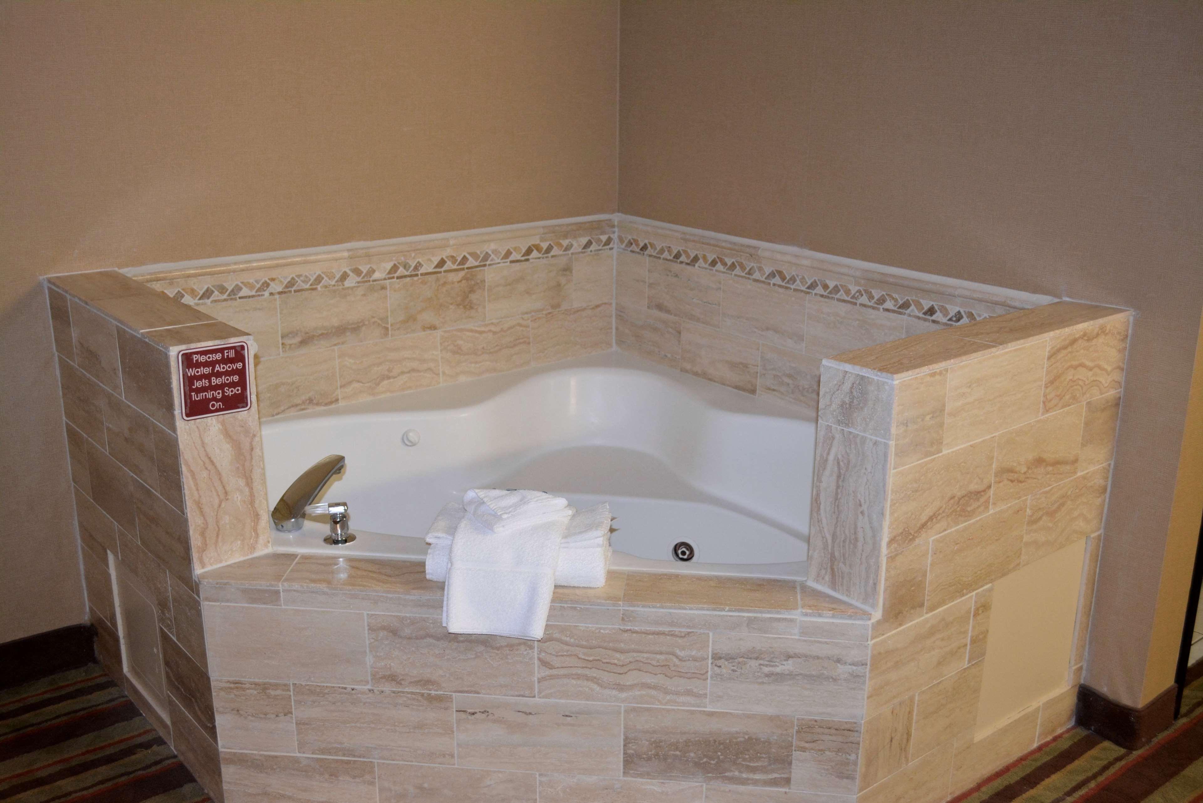 Best Western Wilsonville Inn & Suites Экстерьер фото