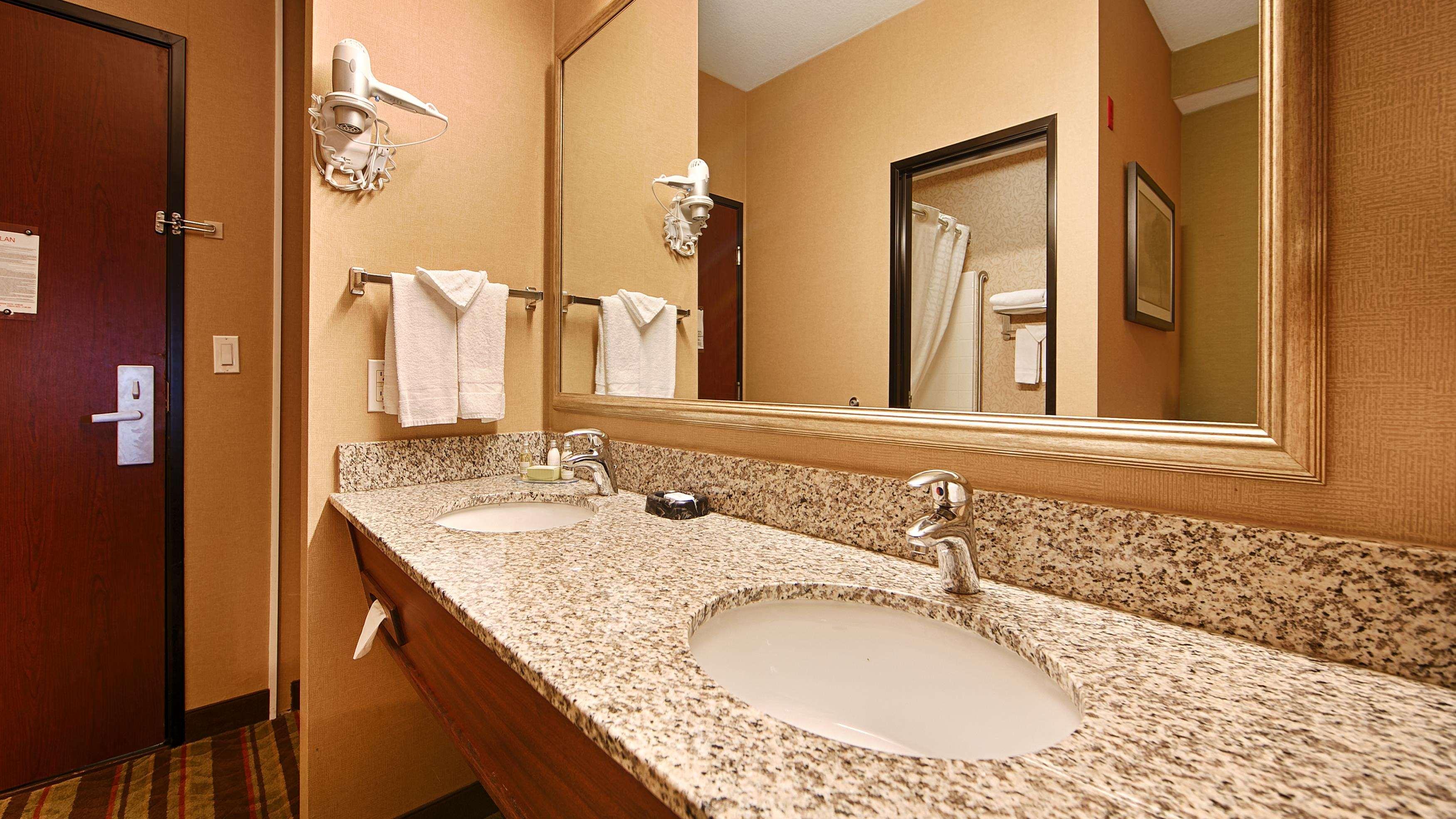 Best Western Wilsonville Inn & Suites Экстерьер фото
