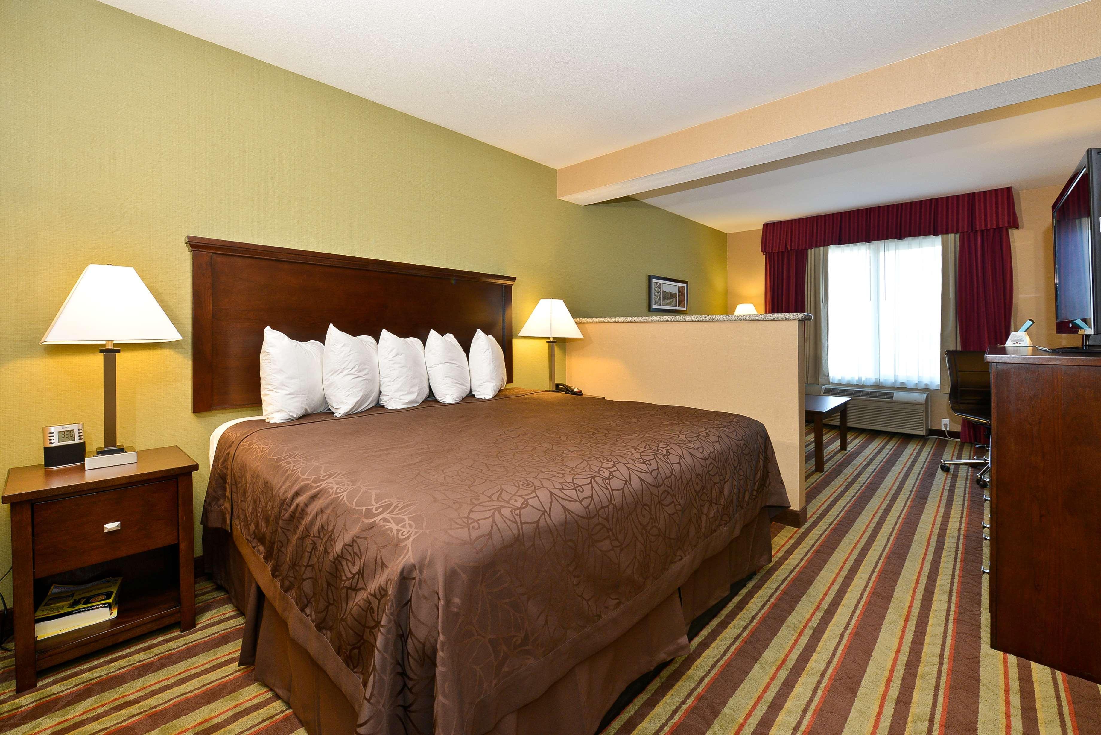 Best Western Wilsonville Inn & Suites Экстерьер фото