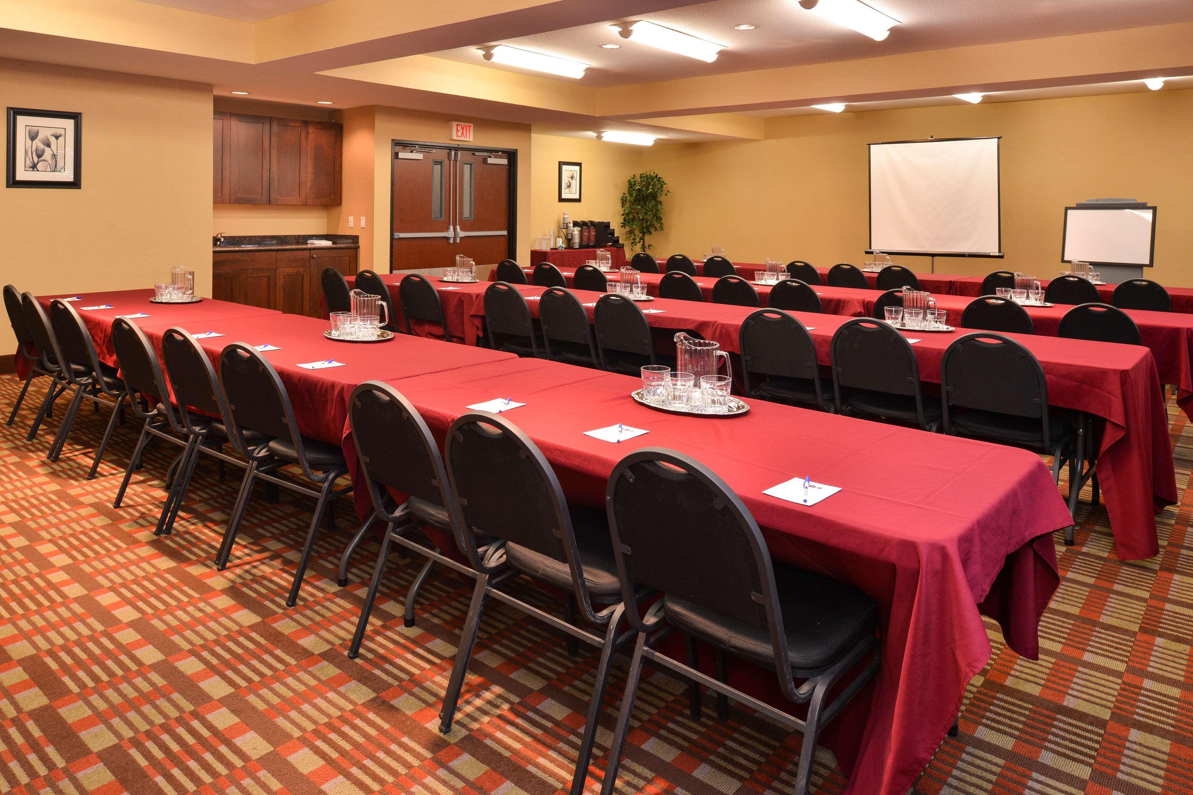 Best Western Wilsonville Inn & Suites Экстерьер фото