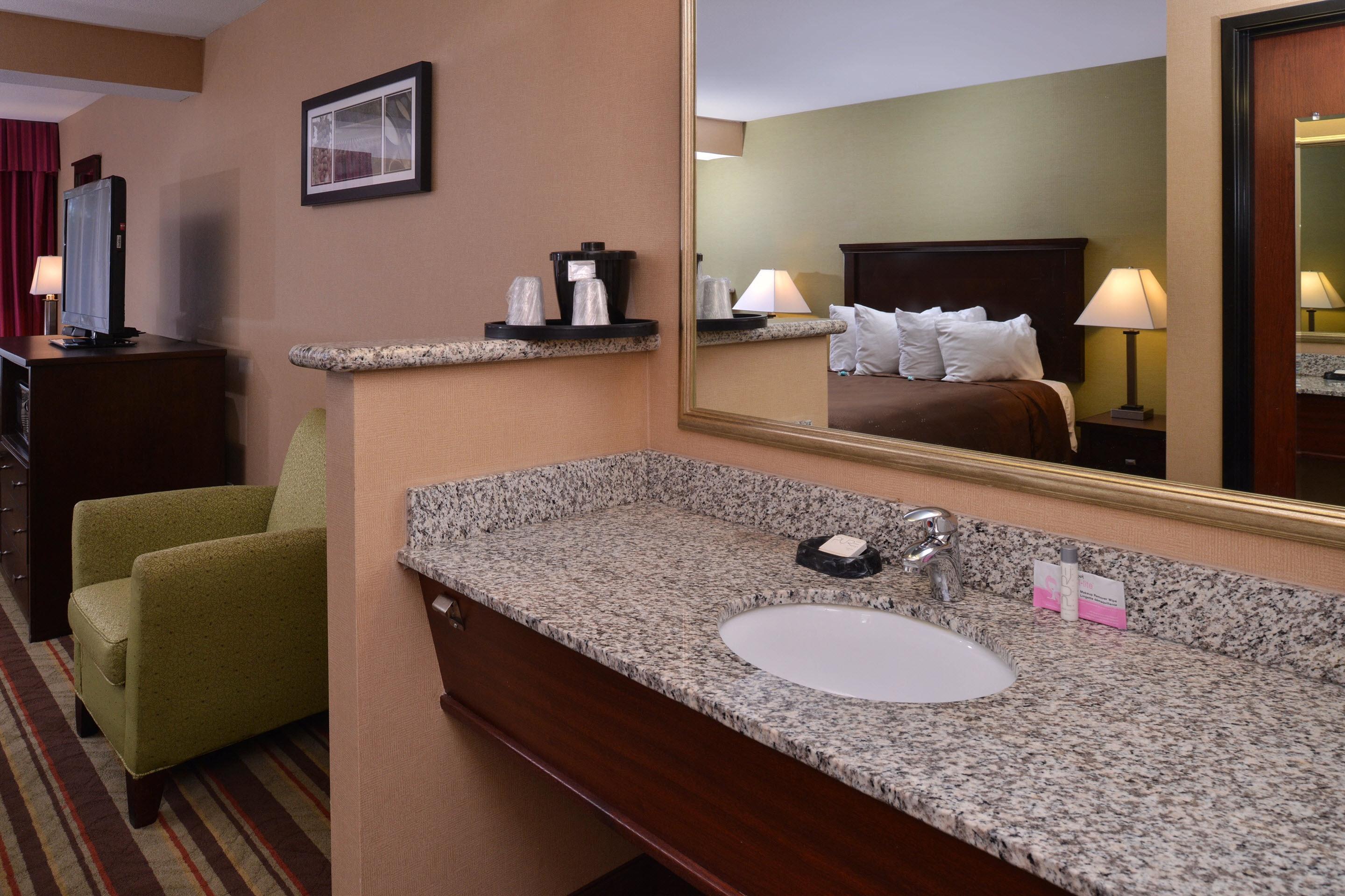 Best Western Wilsonville Inn & Suites Экстерьер фото
