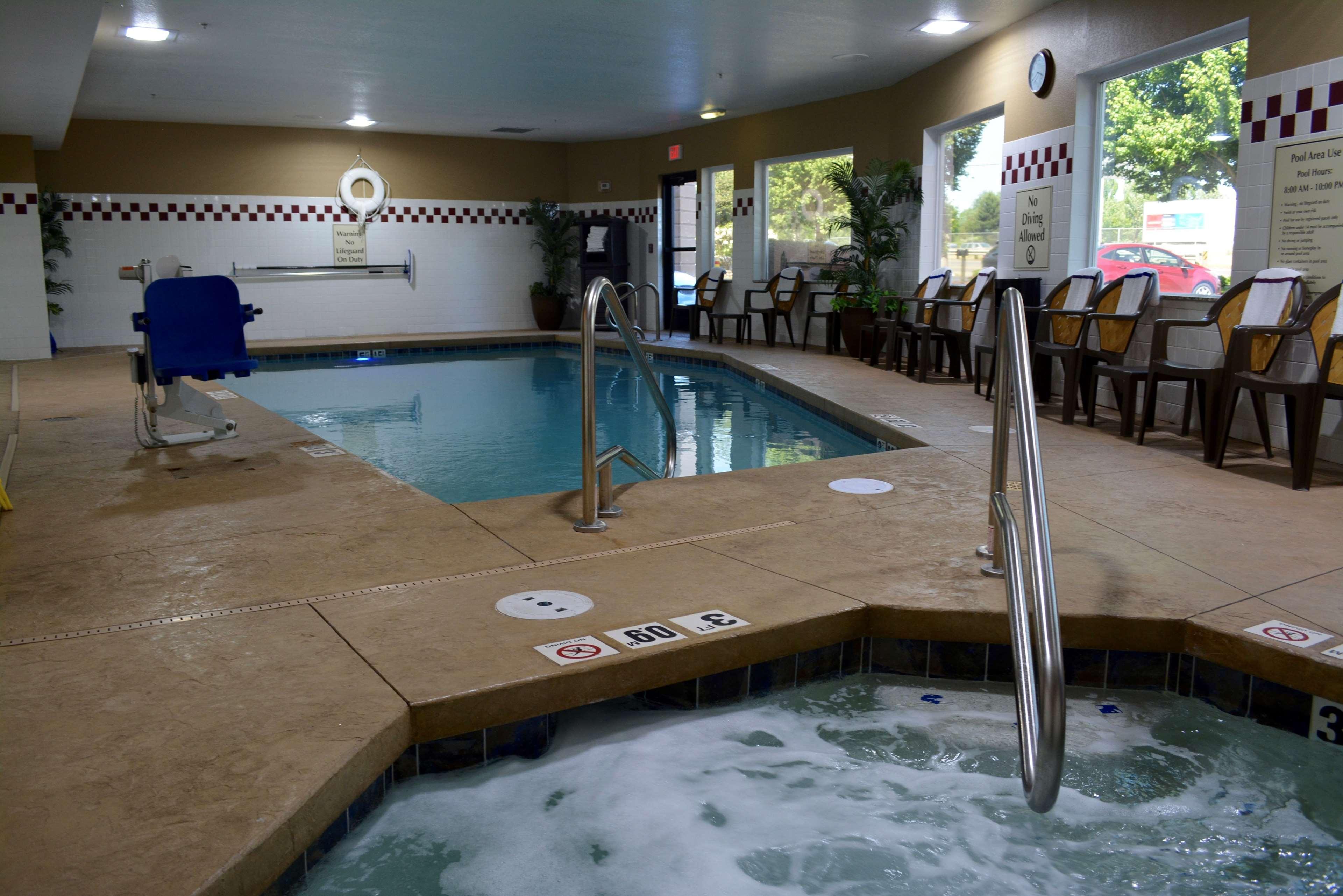 Best Western Wilsonville Inn & Suites Экстерьер фото