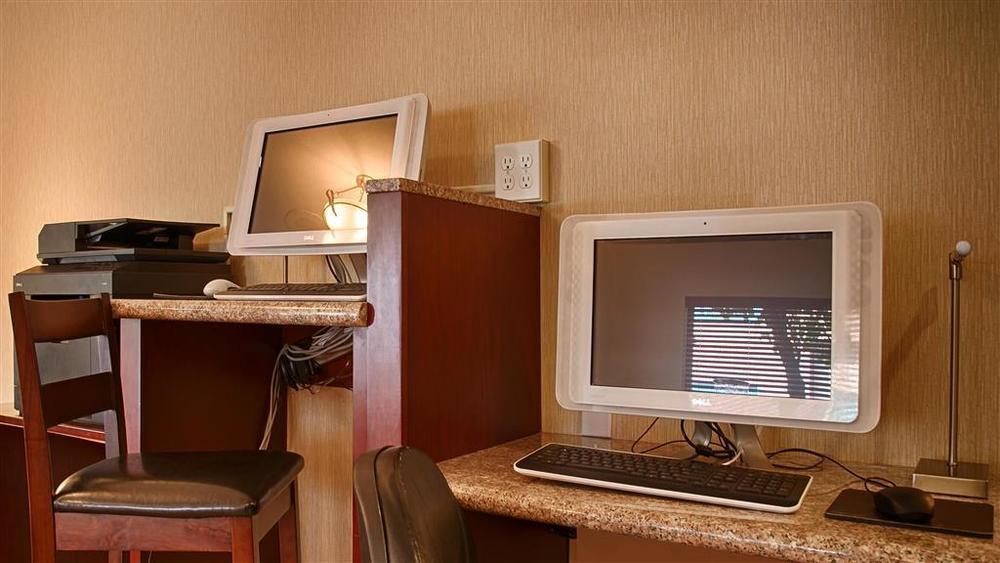 Best Western Wilsonville Inn & Suites Удобства фото
