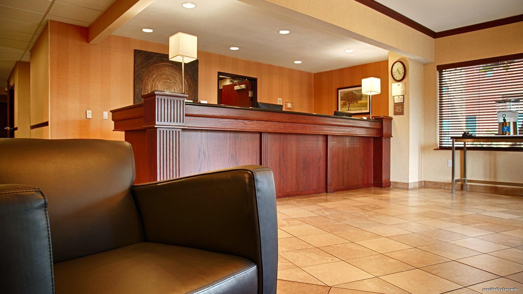 Best Western Wilsonville Inn & Suites Экстерьер фото