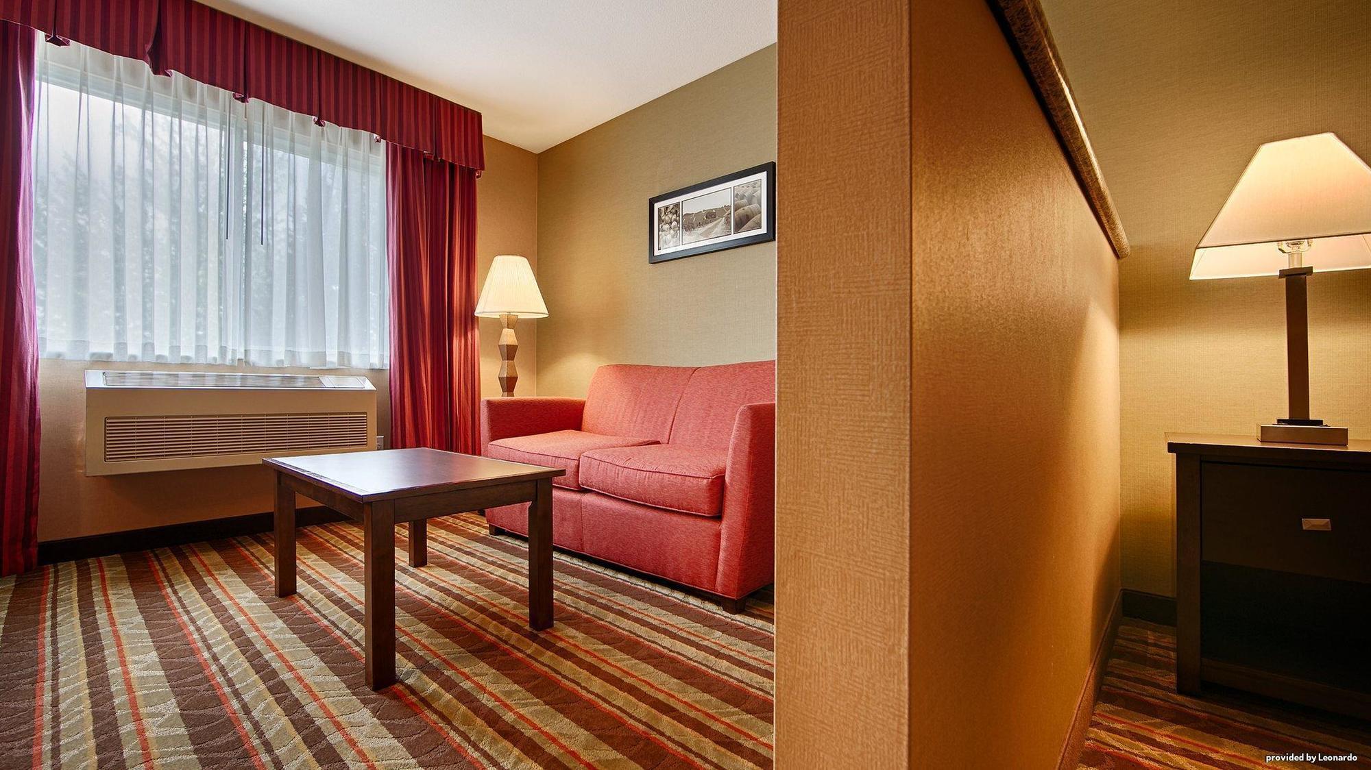 Best Western Wilsonville Inn & Suites Экстерьер фото