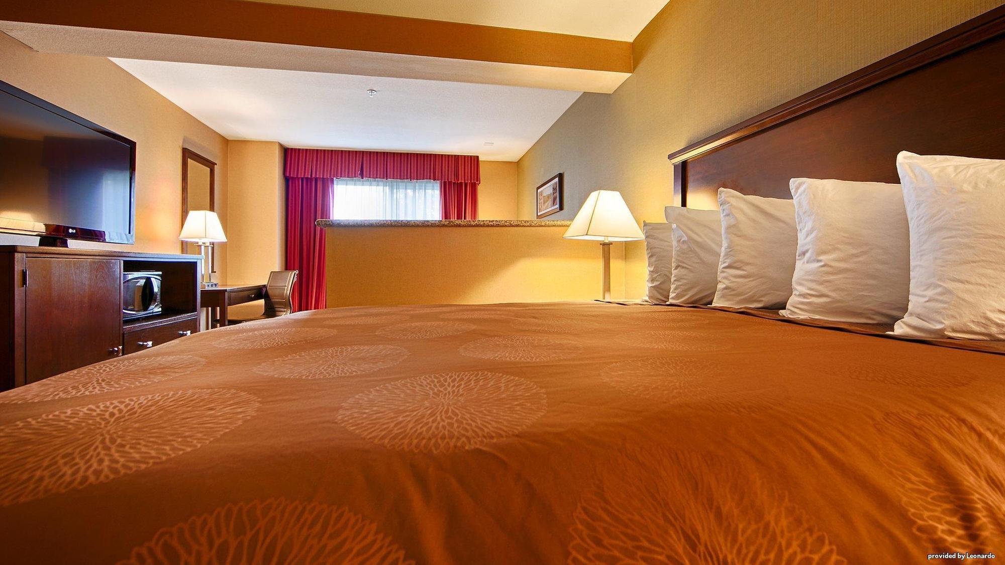 Best Western Wilsonville Inn & Suites Экстерьер фото