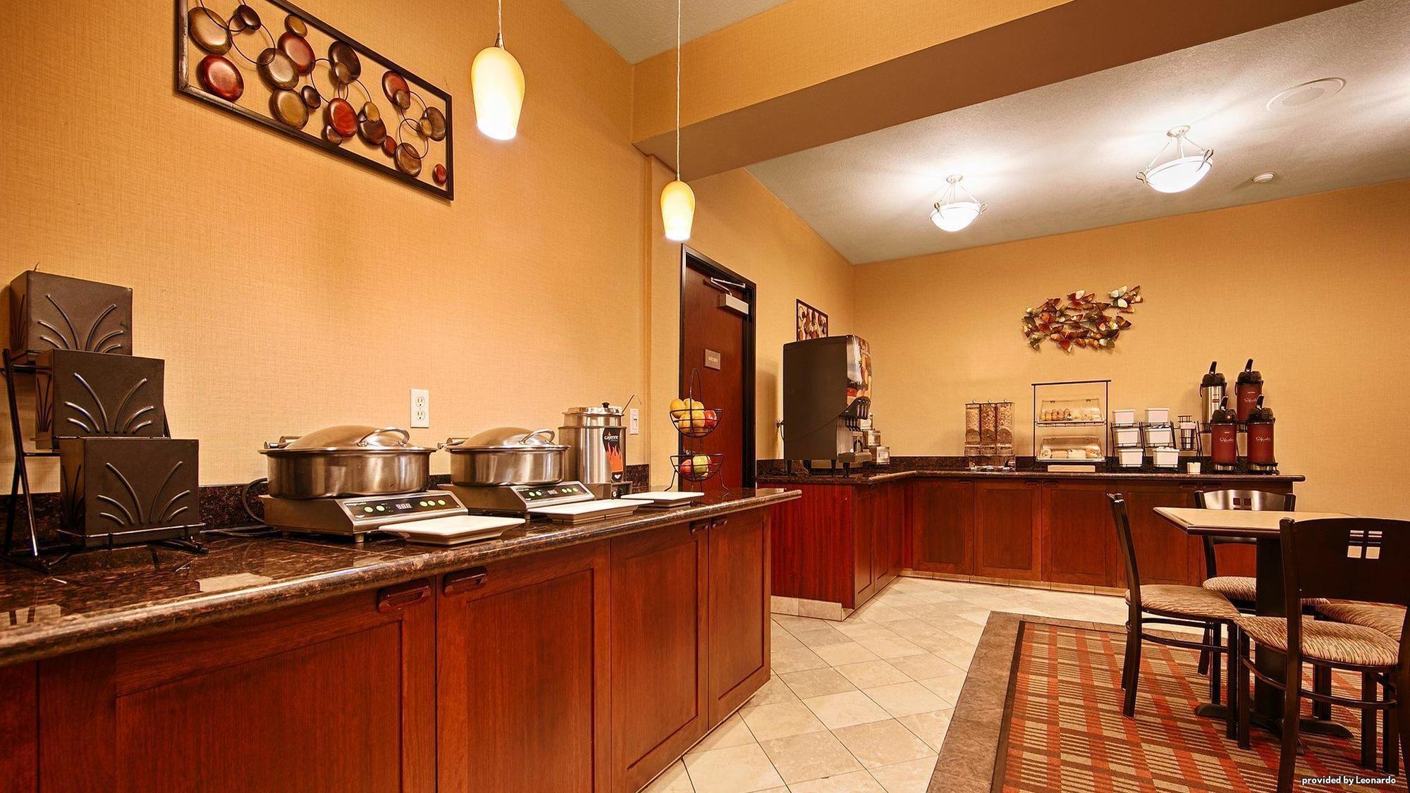 Best Western Wilsonville Inn & Suites Экстерьер фото
