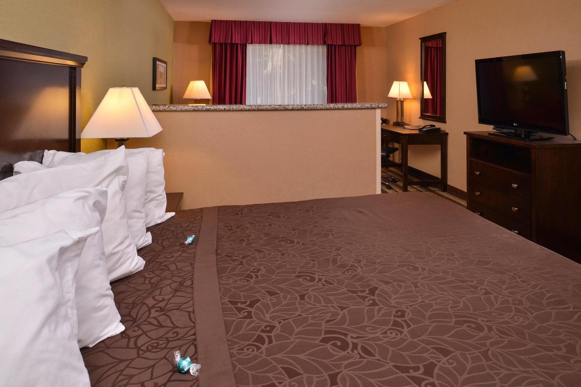 Best Western Wilsonville Inn & Suites Экстерьер фото