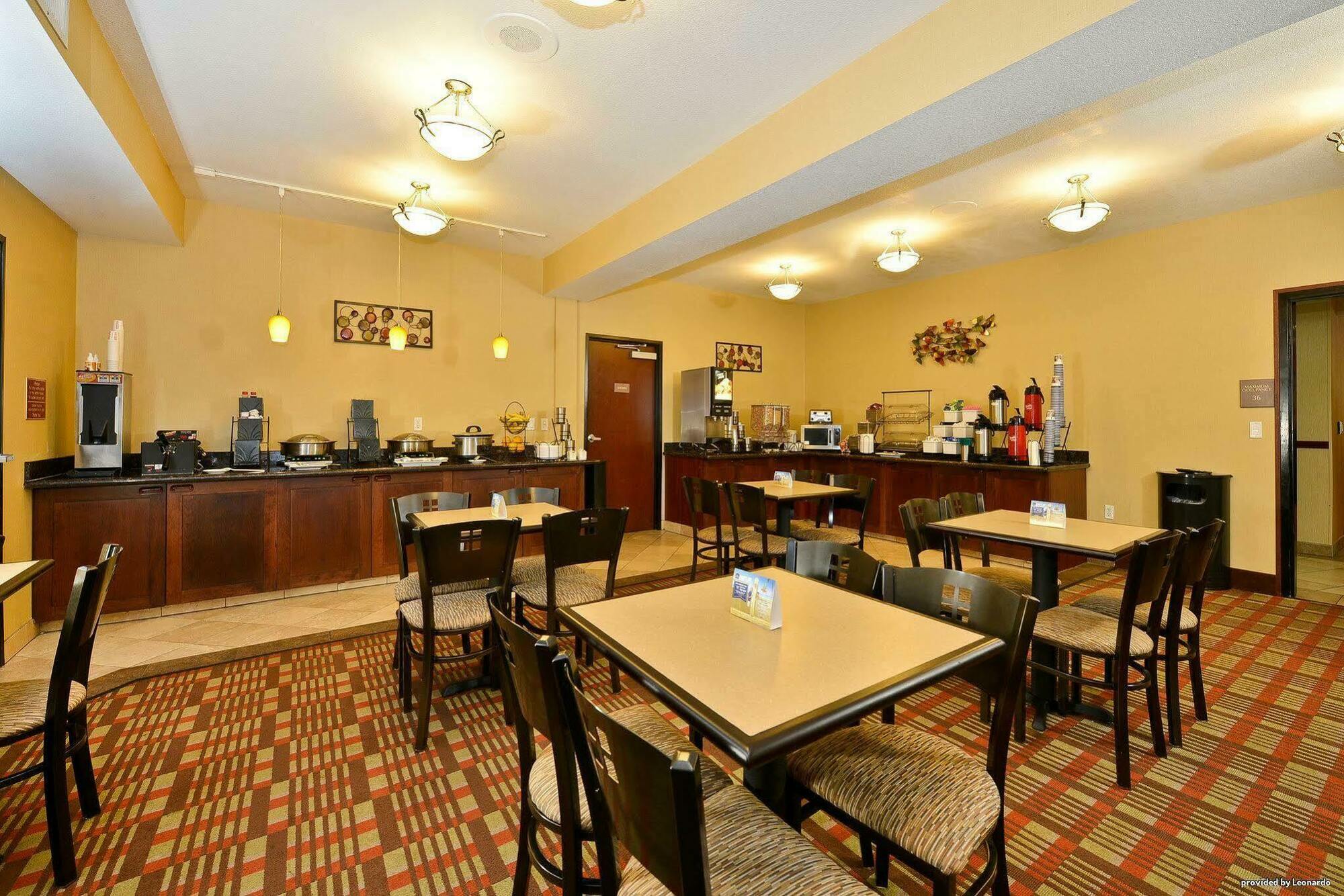 Best Western Wilsonville Inn & Suites Экстерьер фото
